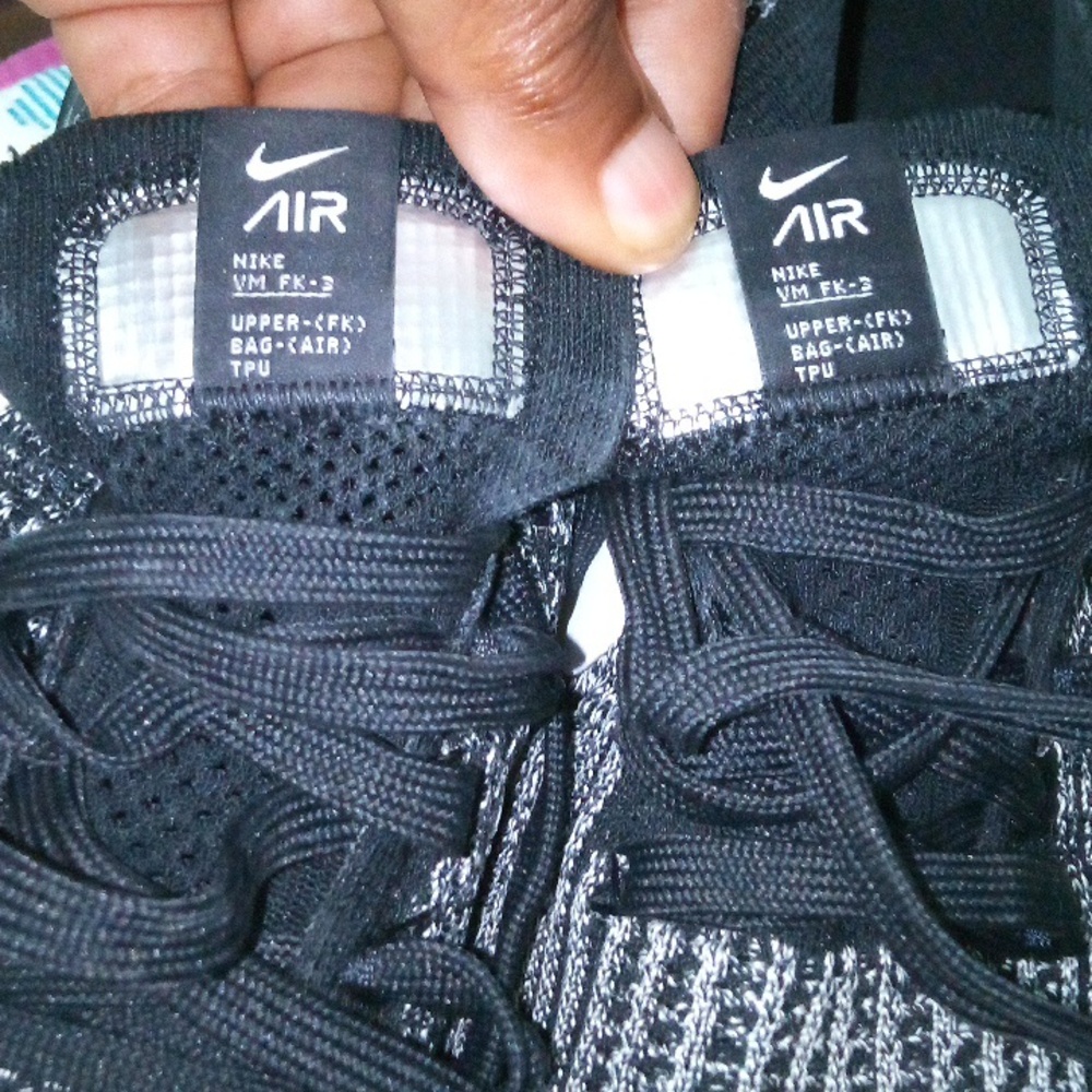 Some Nike Shoes - Picture 5 of 6